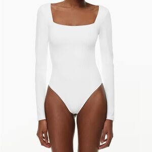 Aritzia Babaton Contour Squareneck Longsleeve Bodysuit